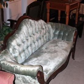 MaxSold Auction: This online auction features original art collections,mirrors, bathroom (sinks, counters, toilets), Kingsford and Brinkmann  Grills, Euterpe and MirrApiano  Pianos, entertainment collections, wood dressers, armories, night stands, matching set of chairs, a variety of tables, sofas, shower doors and much more!